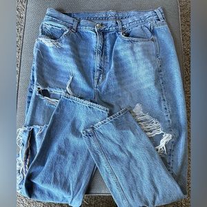 AEO American Eagle Highest Rise Mom Jeans Size 14 Long
